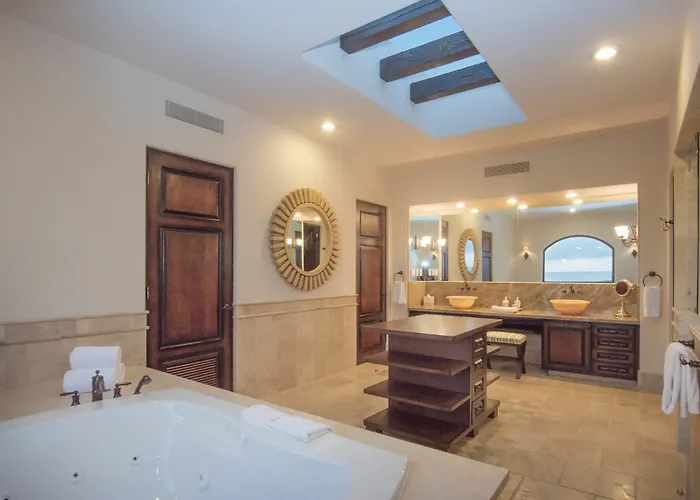 Hotel Diamante Cabo San Lucas